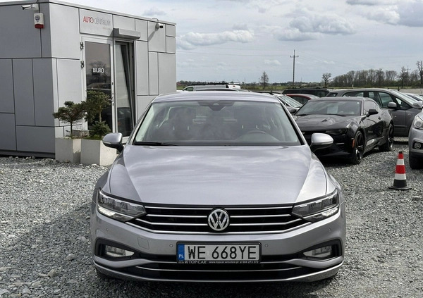 Volkswagen Passat cena 79900 przebieg: 113900, rok produkcji 2019 z Wojkowice małe 466